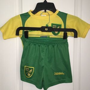 kids child 2 piece Norwich City English Champions soccer team Jersey shorts kit